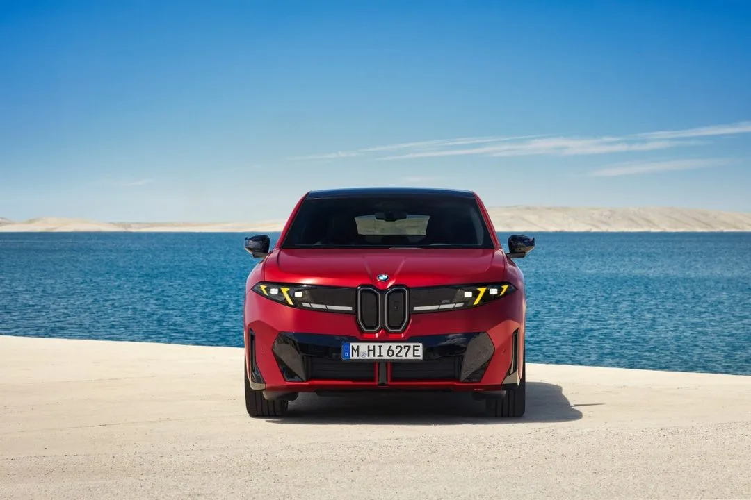 BMW iX4 M60 xDrive: przód