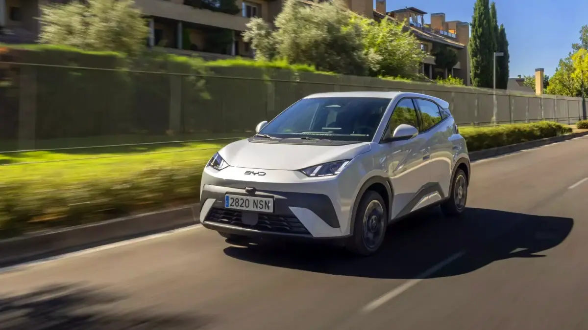 BYD Dolphin Surf dostał dużą zmianę. Mały elektryk teraz pomieści więcej osób