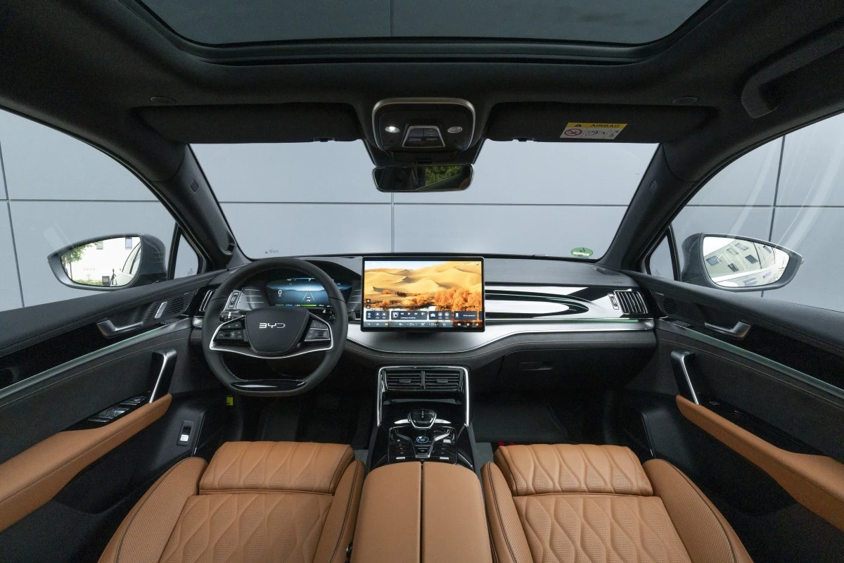 BYD Tang wnętrze