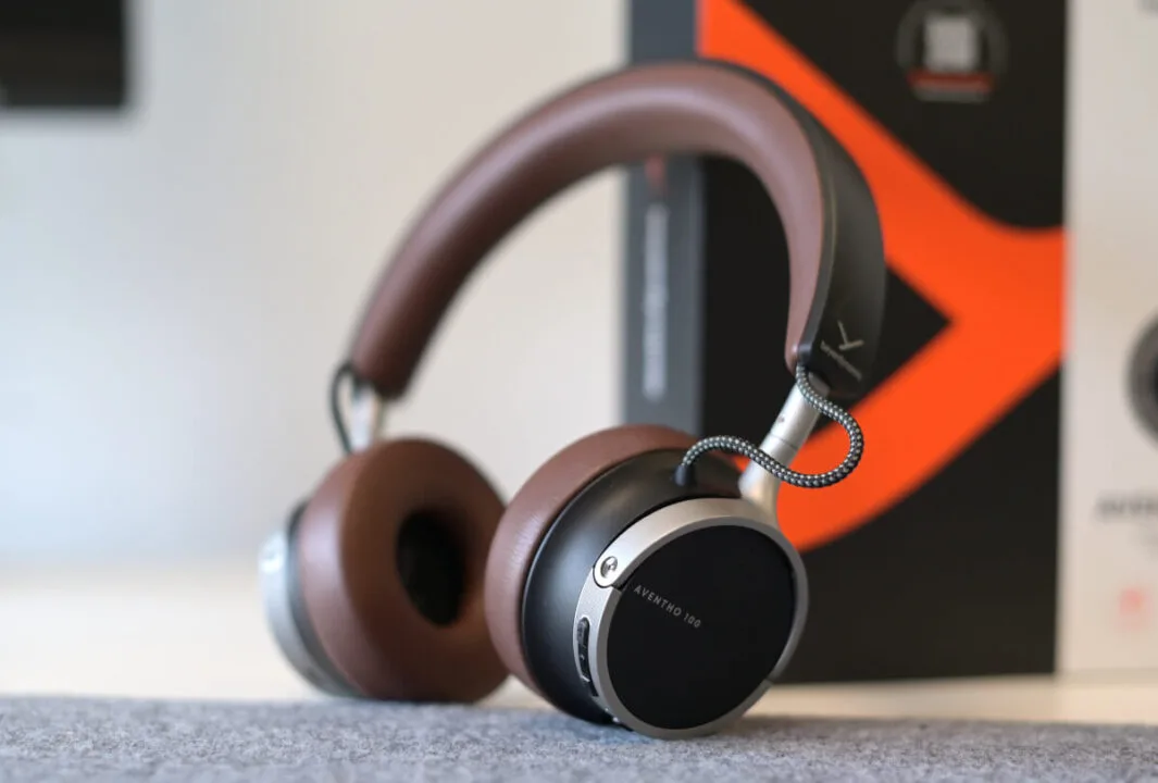 Test Beyerdynamic Aventho 100. Kompaktowe słuchawki z potężną baterią