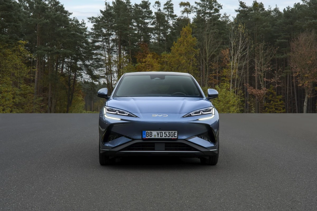 BYD Sealion 7 z przodu