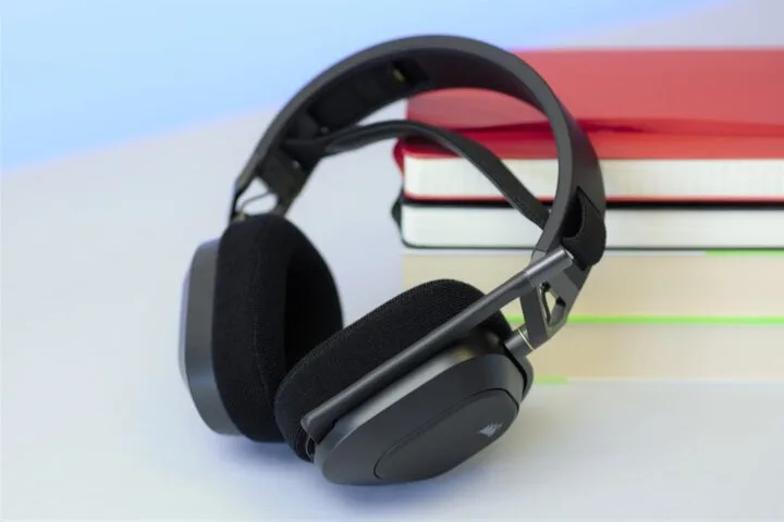Test słuchawek Corsair HS80 RGB Wireless. Nowy król gamingowych headsetów?
