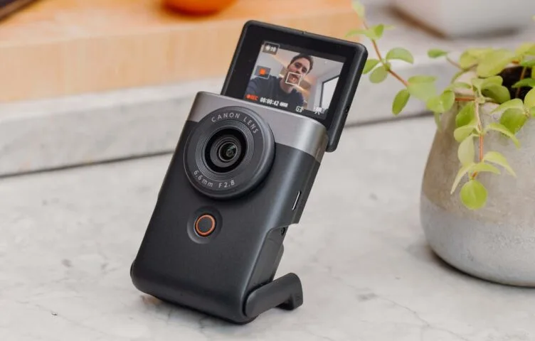 Canon zaprezentował swoją pierwszą kompaktową kamerę do vlogowania