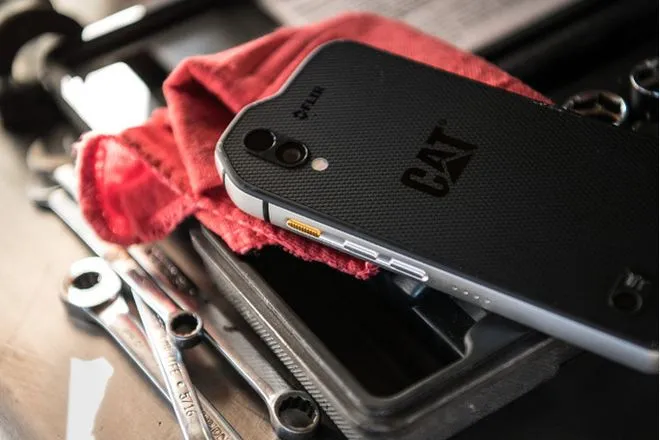Wzmacniany smartfon Caterpillara robi wrażenie. Ale jest też piekielnie drogi