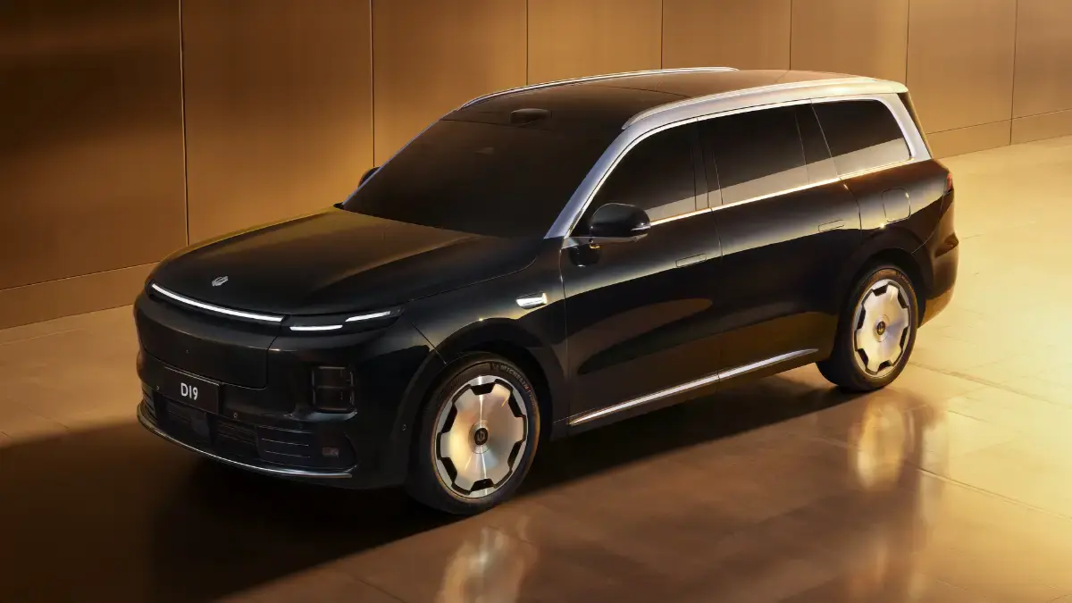 Luksusowy SUV z Chin z AI i generatorem tlenu trafi do Europy. Poznajcie Leapmotor D19