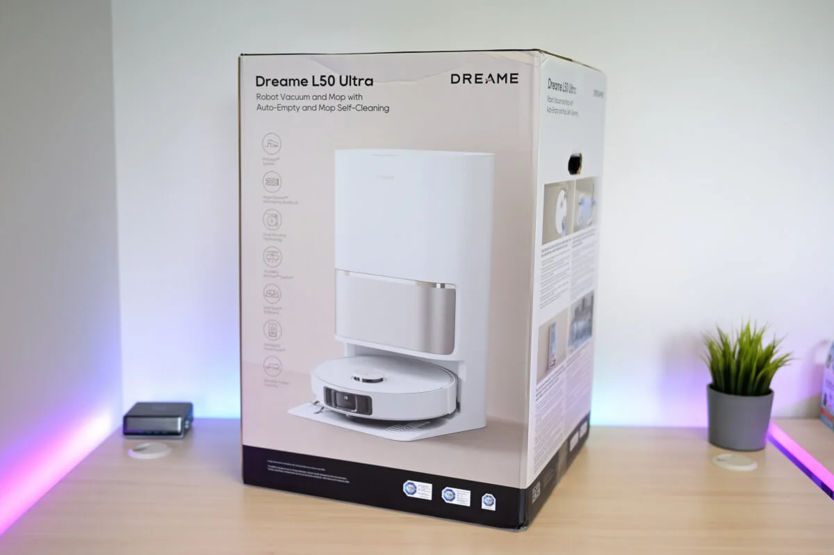 Robot dostarczany jest w solidnym opakowaniu