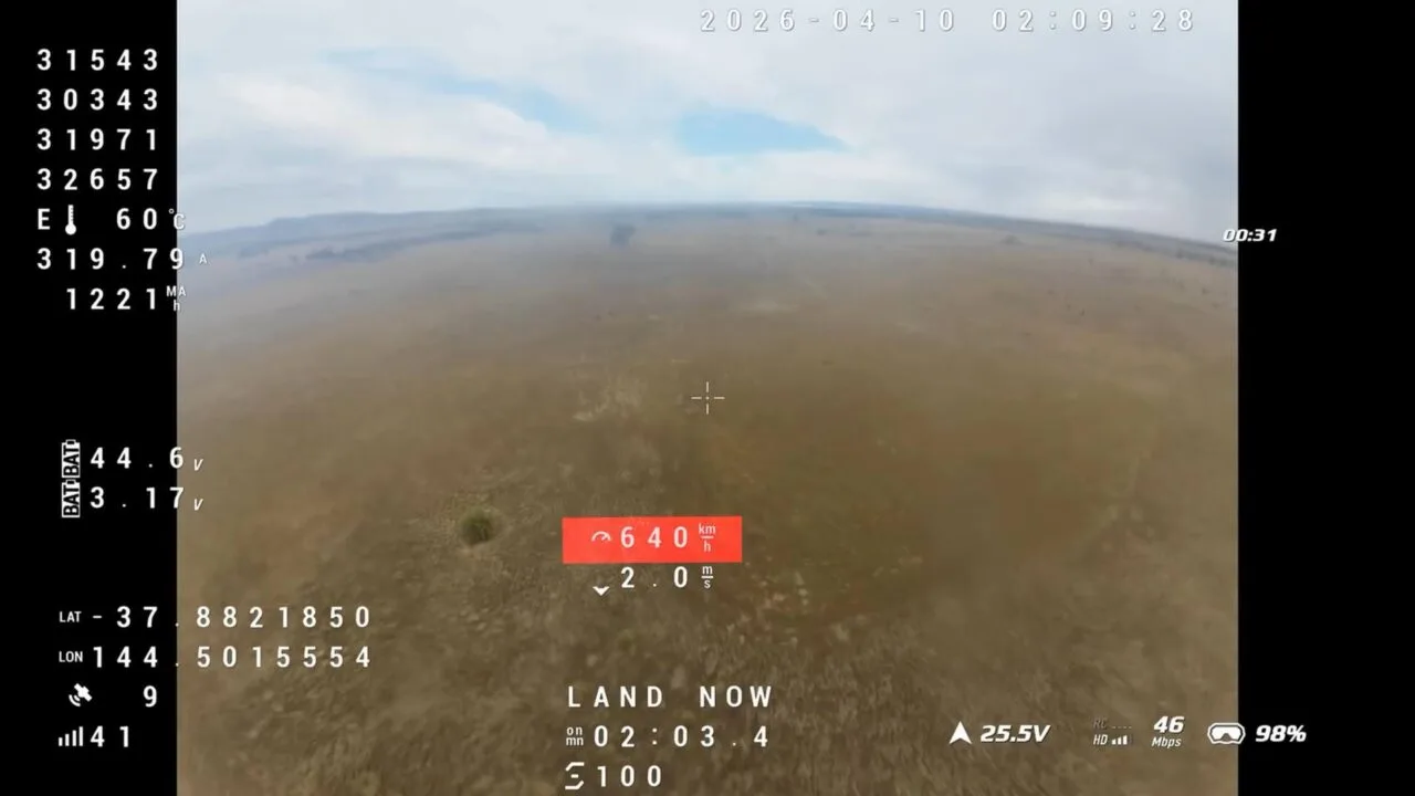 Dron osiągnął 640 km/h.