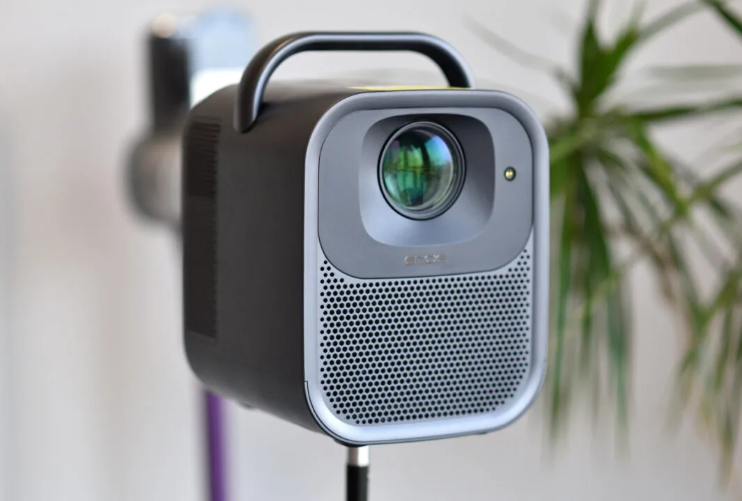 ETOE Seal Pro – recenzja. Projektor ze średniej półki, który aspiruje na więcej?