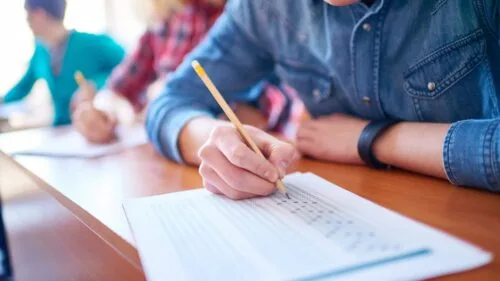 Egzaminatorzy stracą pracę na rzecz sztucznej inteligencji si