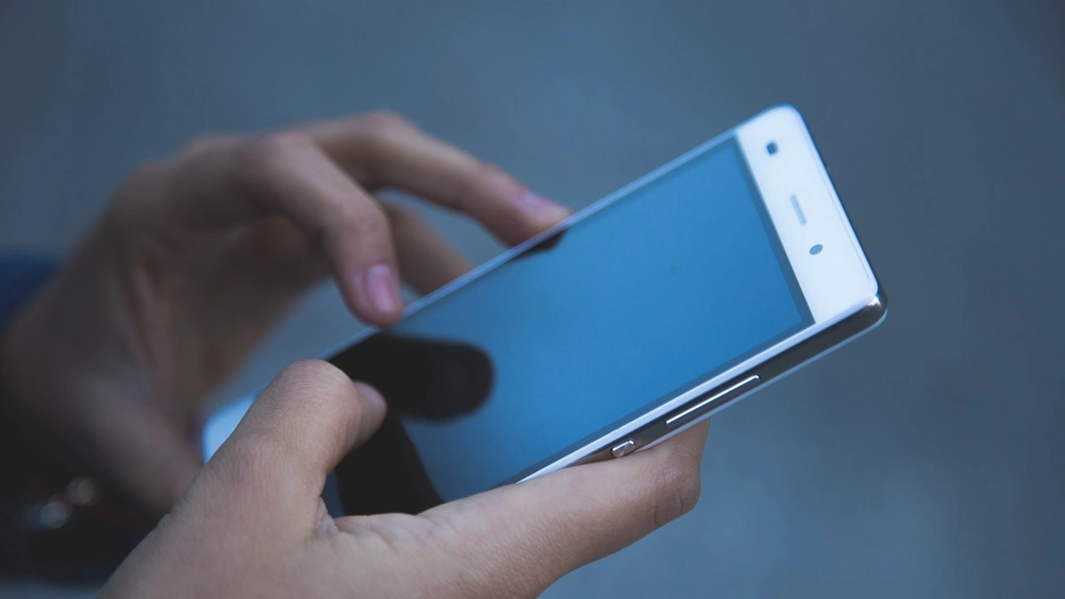 Nowa powłoka na bazie miedzi zabije bakterie na ekranie dotykowym