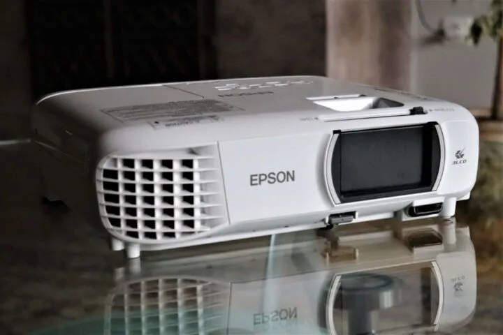Epson EH-TW750: test projektora Full HD klasy domowej z bardzo jasnym obrazem