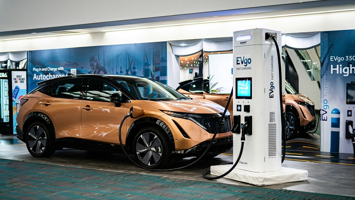 Polacy kupują samochody elektryczne. Historyczny udział w rynku