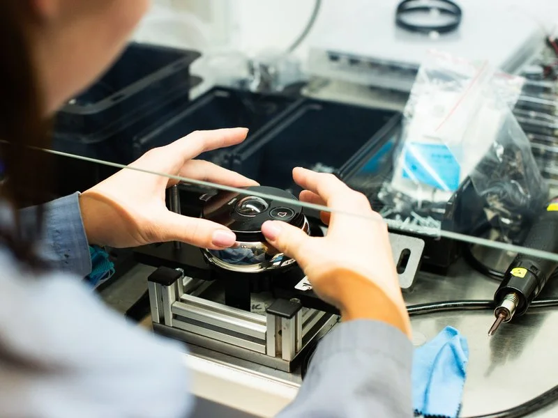 Odwiedziliśmy fabrykę FIBARO. Produkowany w Polsce system Smart Home nabiera rozpędu