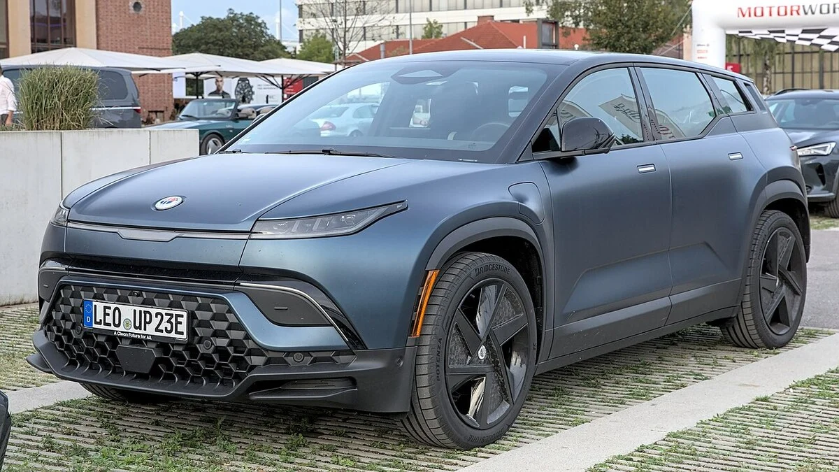 Nowy elektryk, którym nie da się jeździć. Tak kończy się zależność od oprogramowania