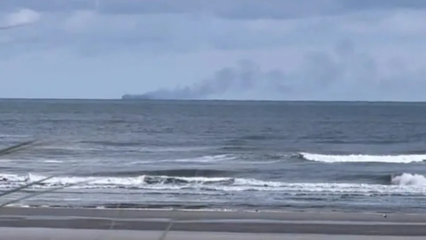 Płonie samochodowiec na Morzu Północnym. Pożar miało wywołać auto elektryczne