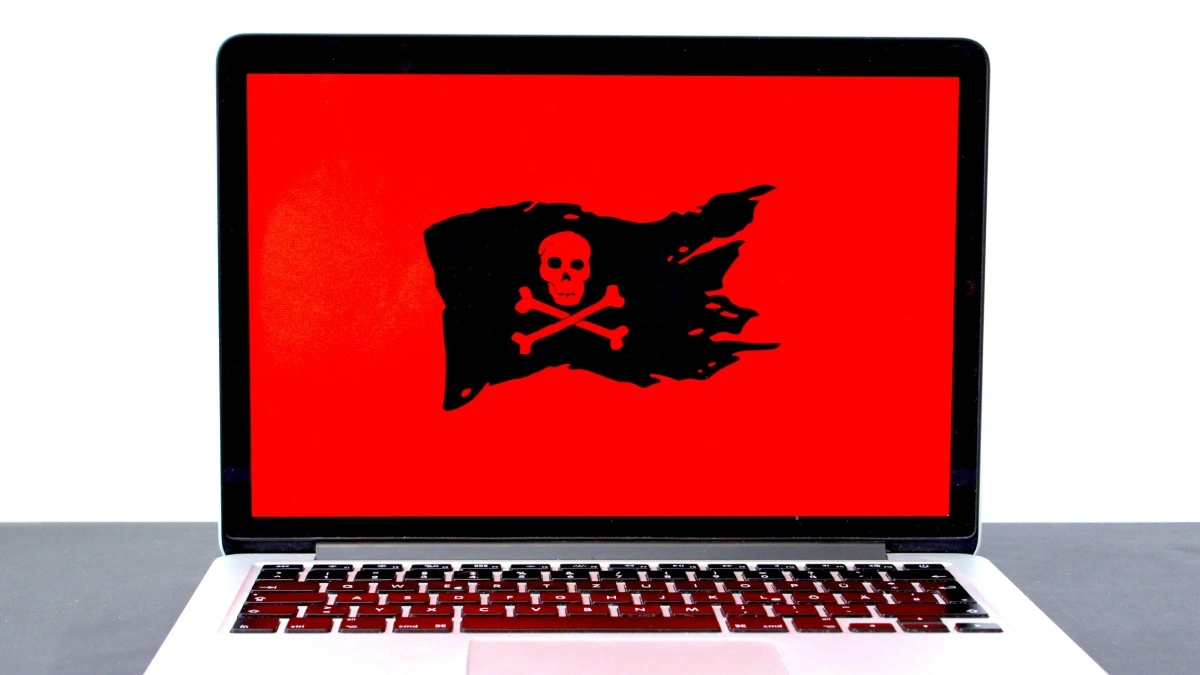 Polska przyciąga, ale głównie hakerów. Urządzili sobie tu pole bitwy