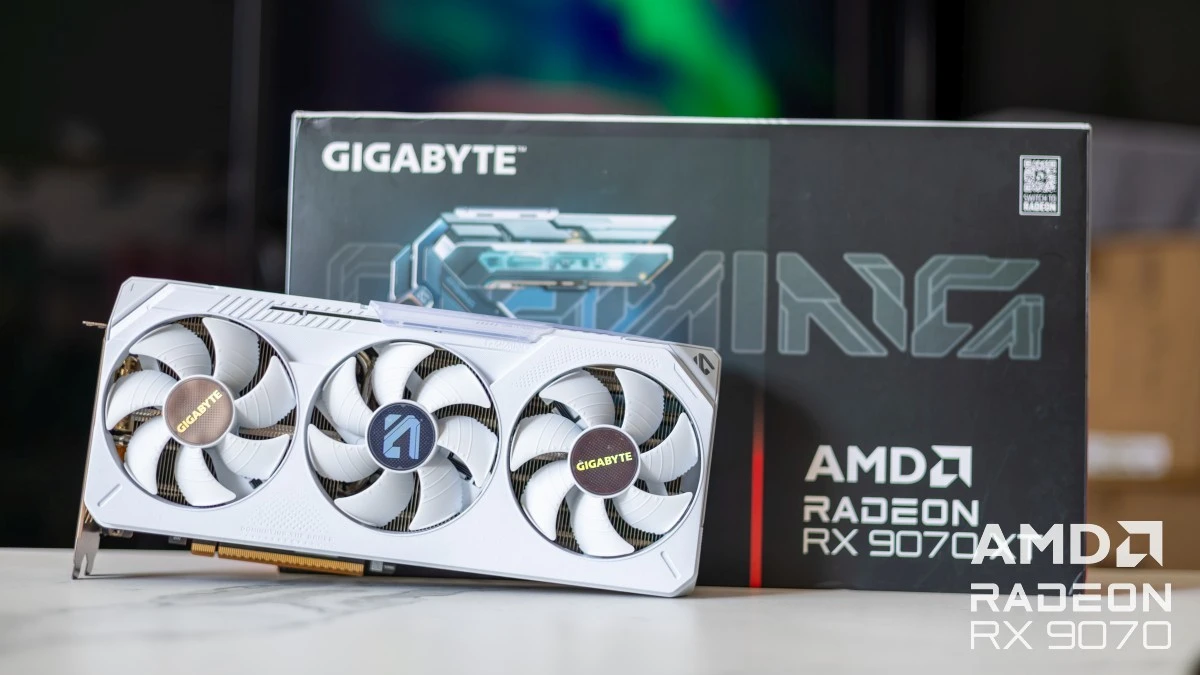 GIGABYTE Radeon RX 9070 XT Gaming OC ICE