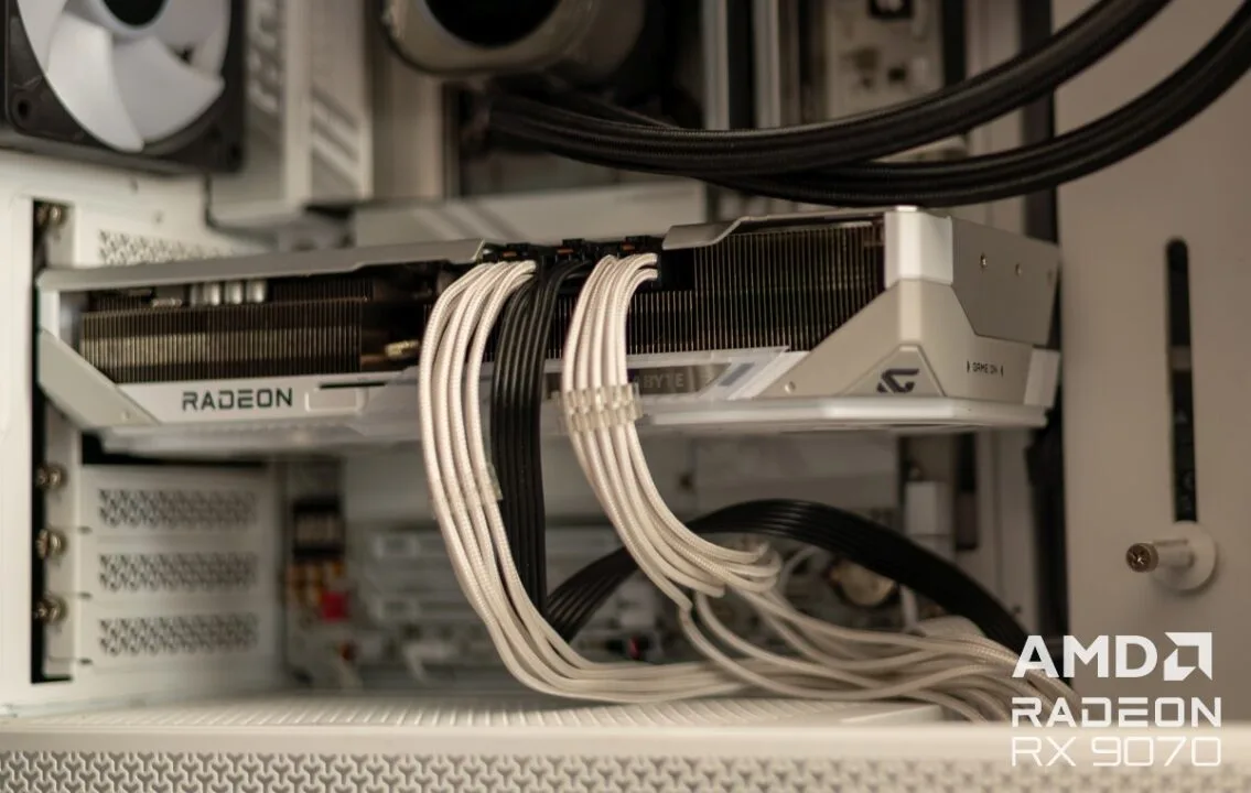 GIGABYTE Radeon RX 9070 XT Gaming OC ICE