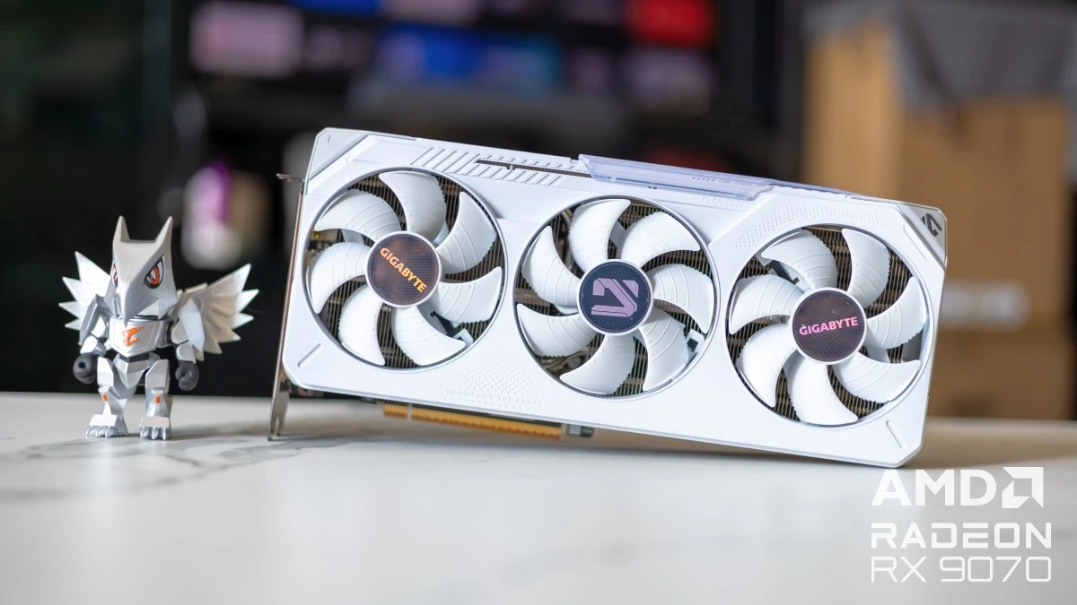 GIGABYTE Radeon RX 9070 XT Gaming OC ICE