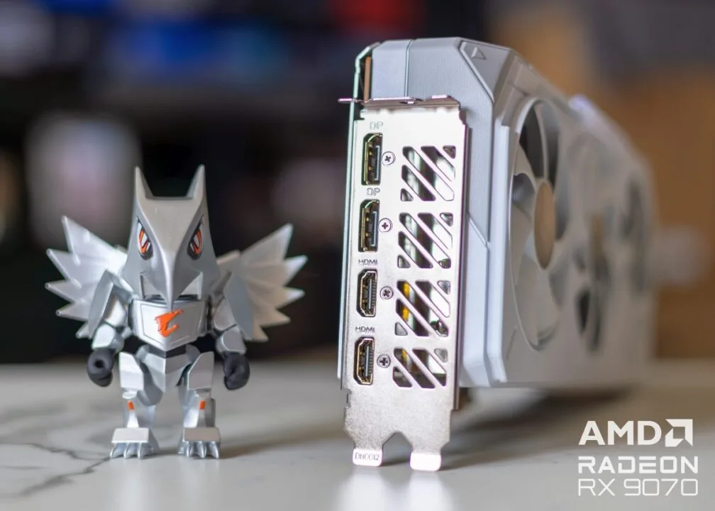 GIGABYTE Radeon RX 9070 XT Gaming OC ICE