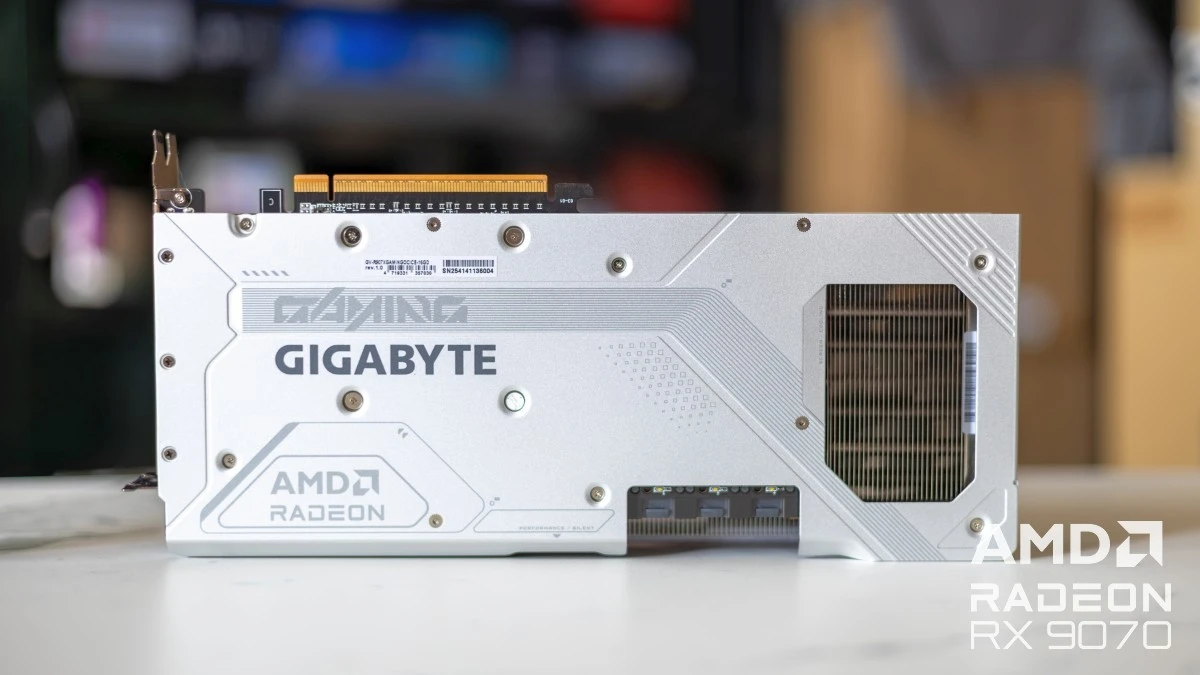GIGABYTE Radeon RX 9070 XT Gaming OC ICE