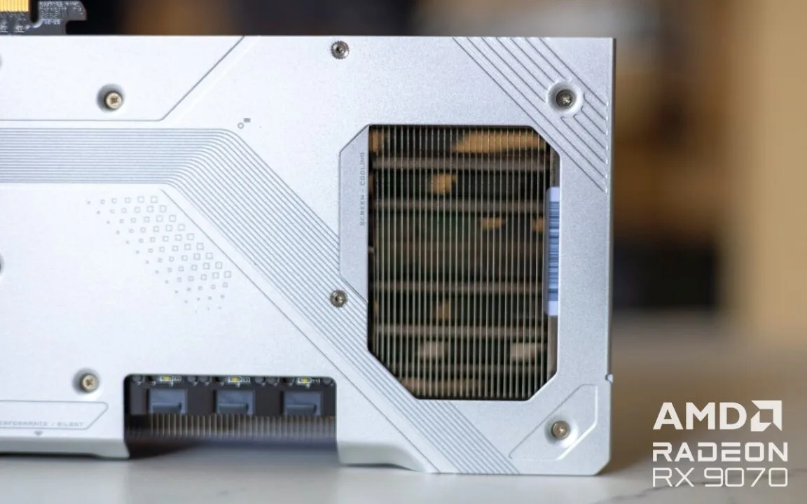 GIGABYTE Radeon RX 9070 XT Gaming OC ICE