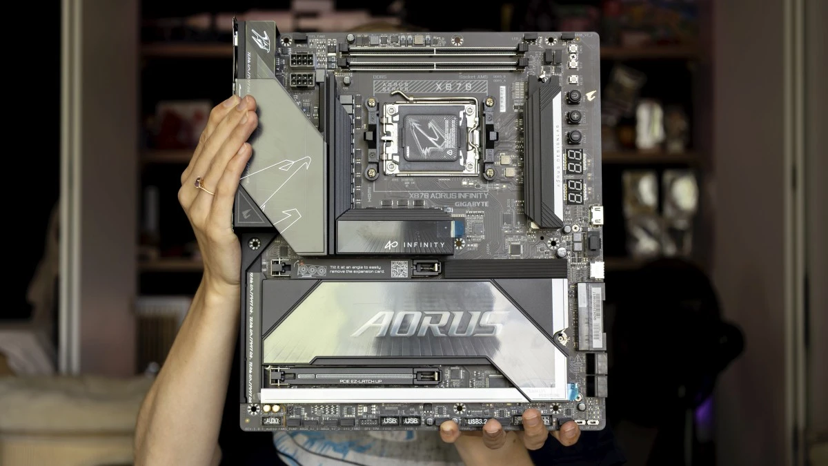 GIGABYTE X870 AORUS INFINITY jest gotowa na ciekły azot. To płyta główna do bicia rekordów