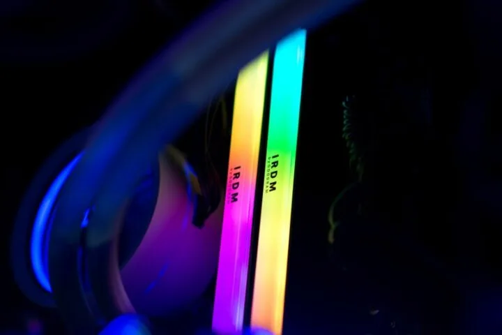 GOODRAM IRDM 2×8 GB 3600 MHz CL18 RGB – test. Pierwsze takie pamięci