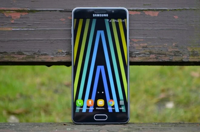 Samsung Galaxy A5 (2016) z wolnej sprzedaży otrzymuje Androida Nougat
