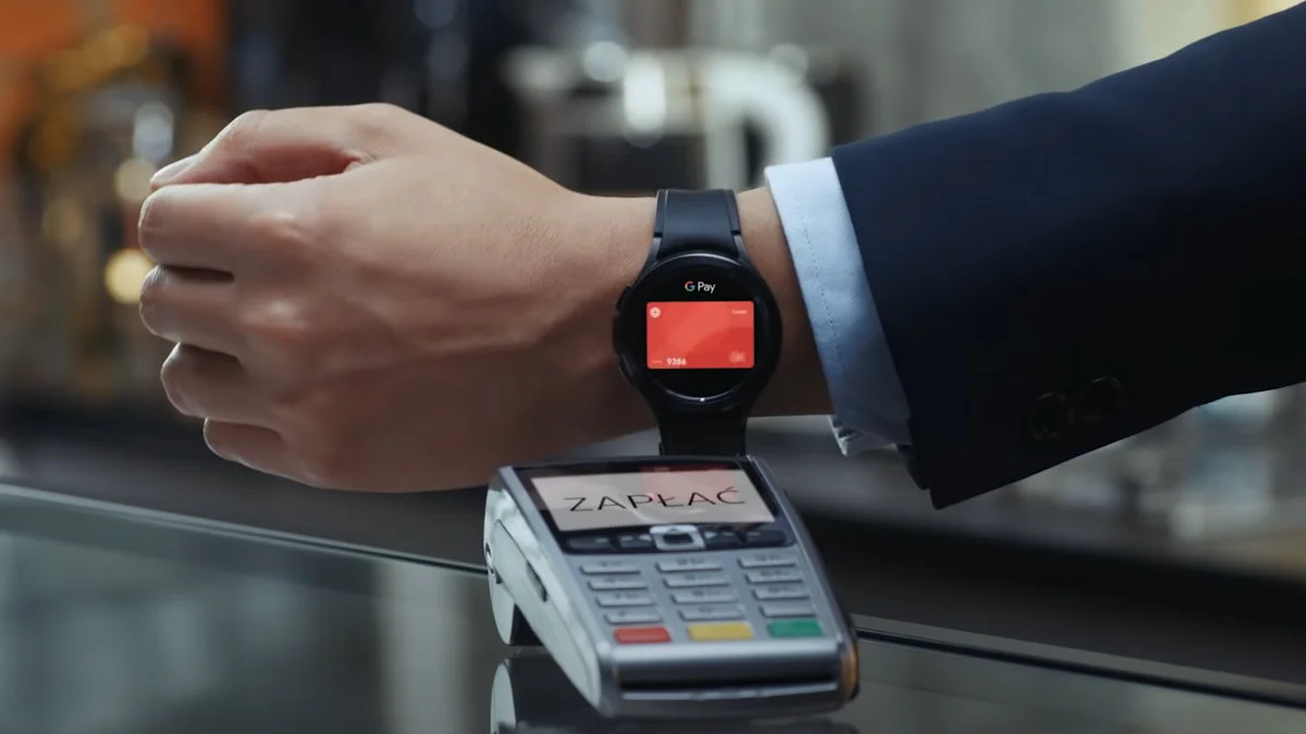 Samsung kusi darmowym smartwatchem Galaxy Watch4. Wystarczy kupić smartfon