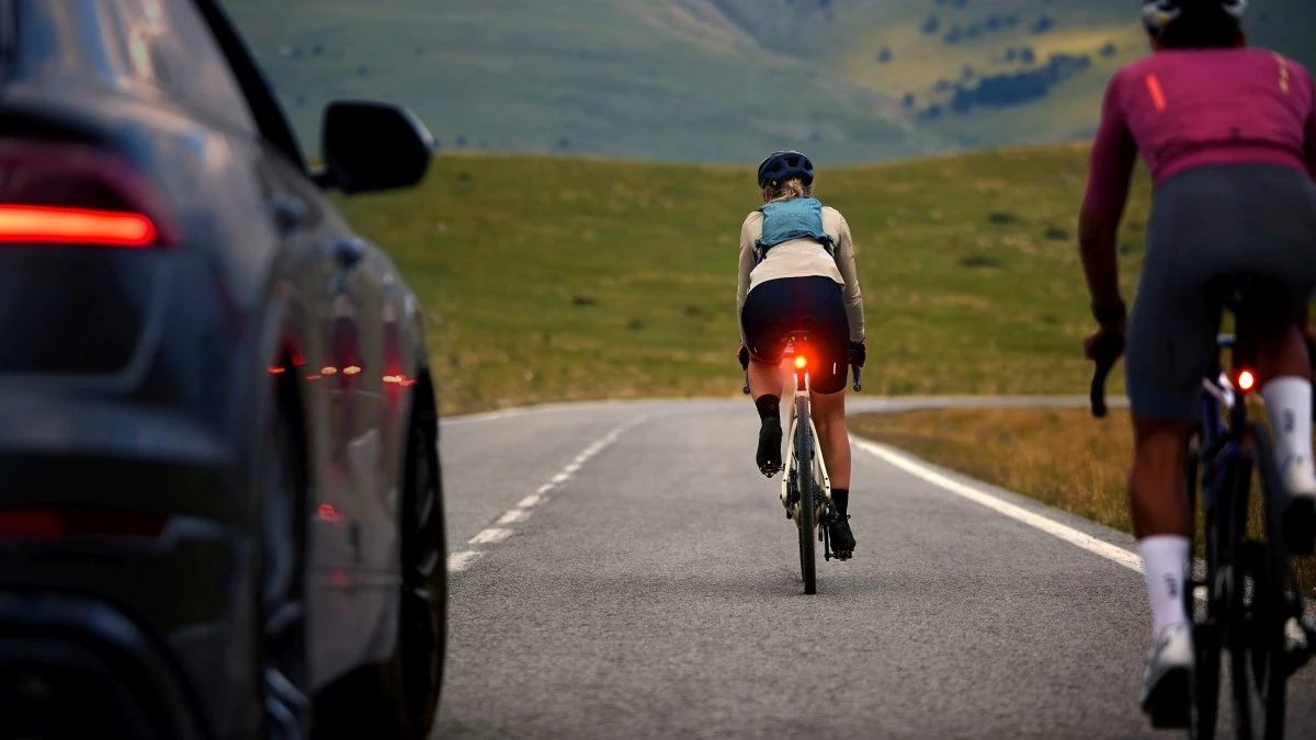 Garmin Varia RearVue 820 oficjalnie. Kolarze, to może uratować wam życie