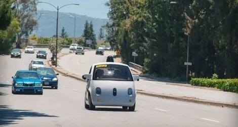 Zobacz jak wygląda wnętrze autonomicznego samochodu Google!