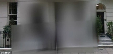 Domy celebrytów zamazane na Google Street View