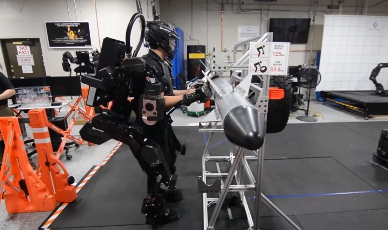 Egzoszkielet Guardian XO zamieni każdego w kuriera z Death Stranding