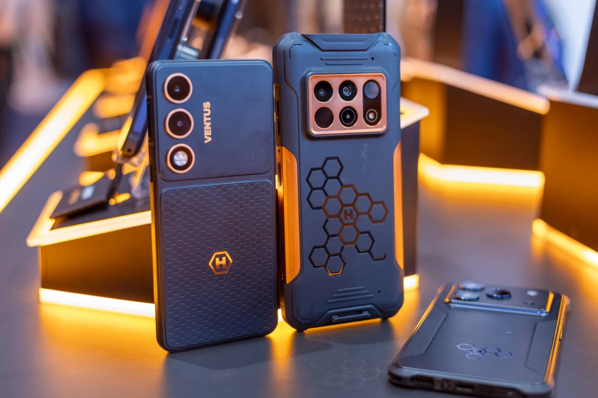 HAMMER BLADE 6 PRO (z prawej), HAMMER VENTUS 5G (z lewej), HAMMER CONSTRUCTION 3 THERMAL 5G (w środku)