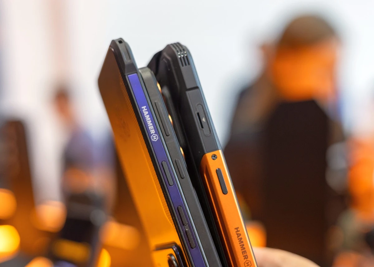 HAMMER BLADE 6 PRO (z lewej), HAMMER VENTUS 5G (w środku), HAMMER CONSTRUCTION 3 THERMAL 5G (z prawej)