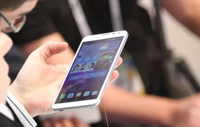 HUAWEI Ascend Mate2 4G CES 2