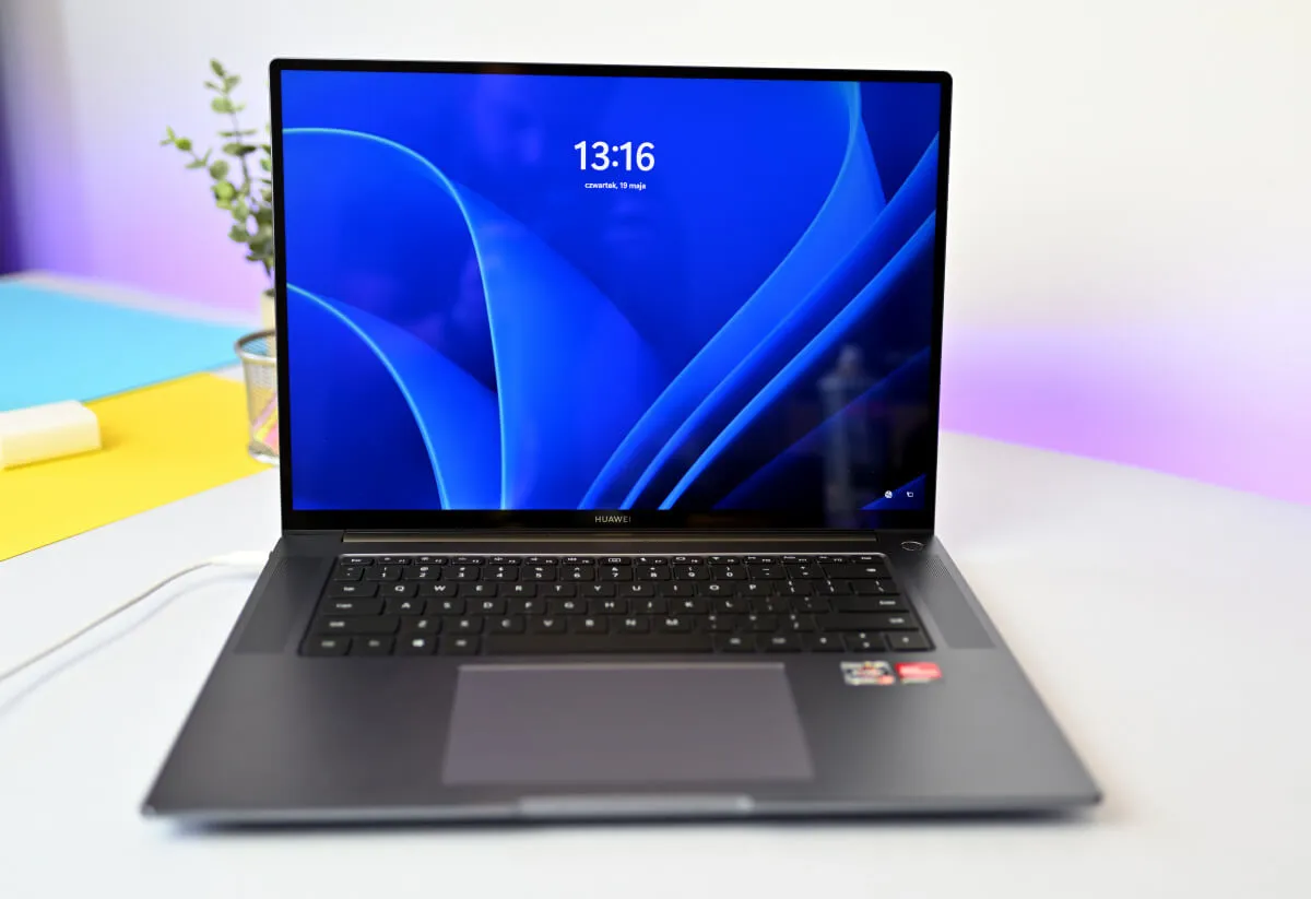 Test laptopa Huawei MateBook 16. AMD Ryzen 5  i 16-calowy wyświetlacz FullVIEW 2.5K