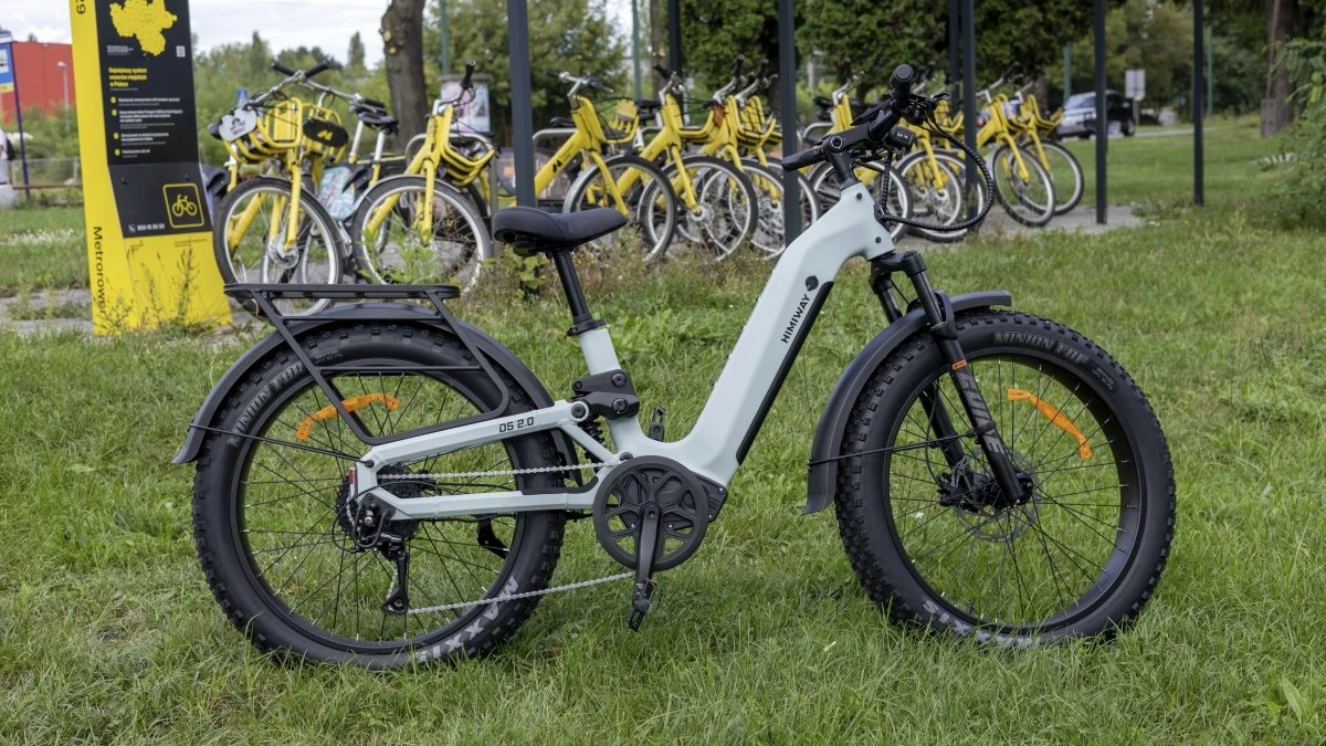 Ten rower elektryczny waży 42 kg i ma gdzieś dziurawe drogi. Test Himiway D5 2.0 ST