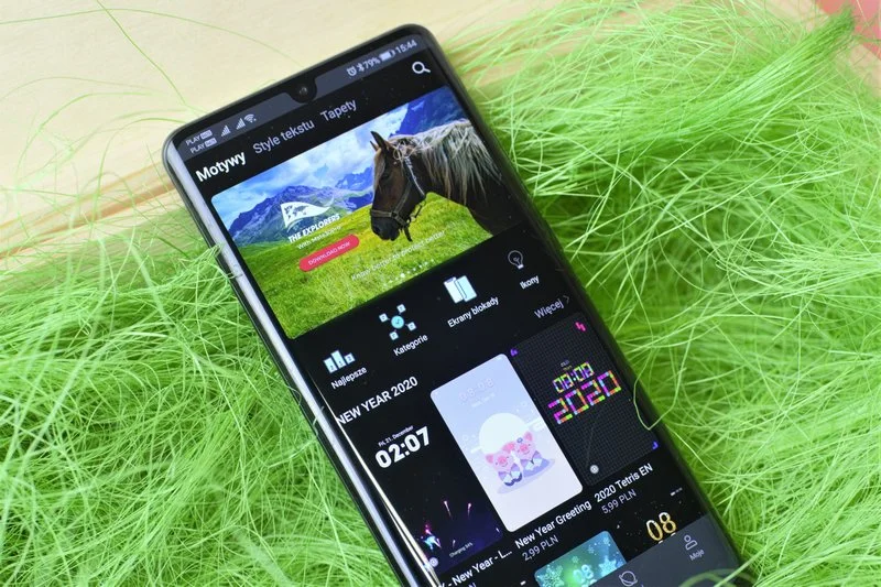 Motywy na smartfony Huawei biją rekordy popularności – wcale mnie to nie dziwi