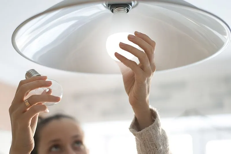 Nie możecie przegapić! Inteligentny system oświetlenia Hykker Smart Home już dziś w Biedronce