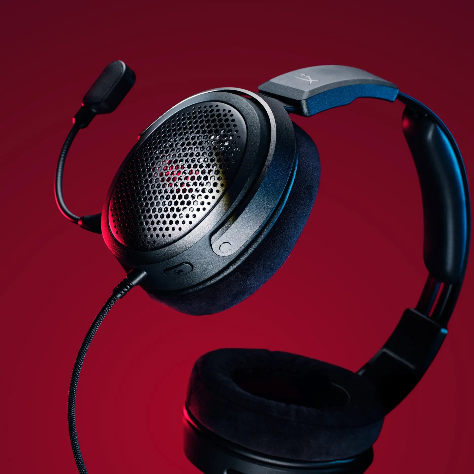 HyperX kusi graczy nową myszką i słuchawkami. Taniej niż myślicie