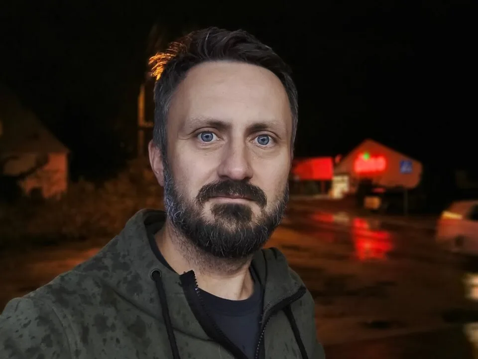 IMG_20231003_213037552_HDR_PORTRAIT_mini