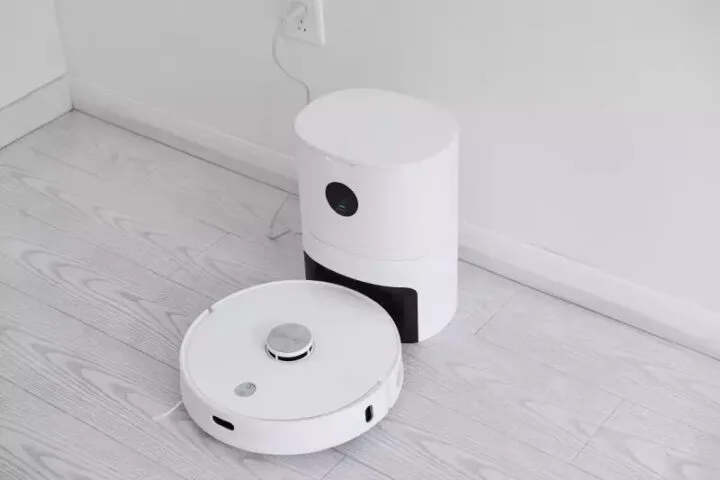 IMILAB V1 – robot, który odkurza i sam wyrzuca śmieci w giga promocji