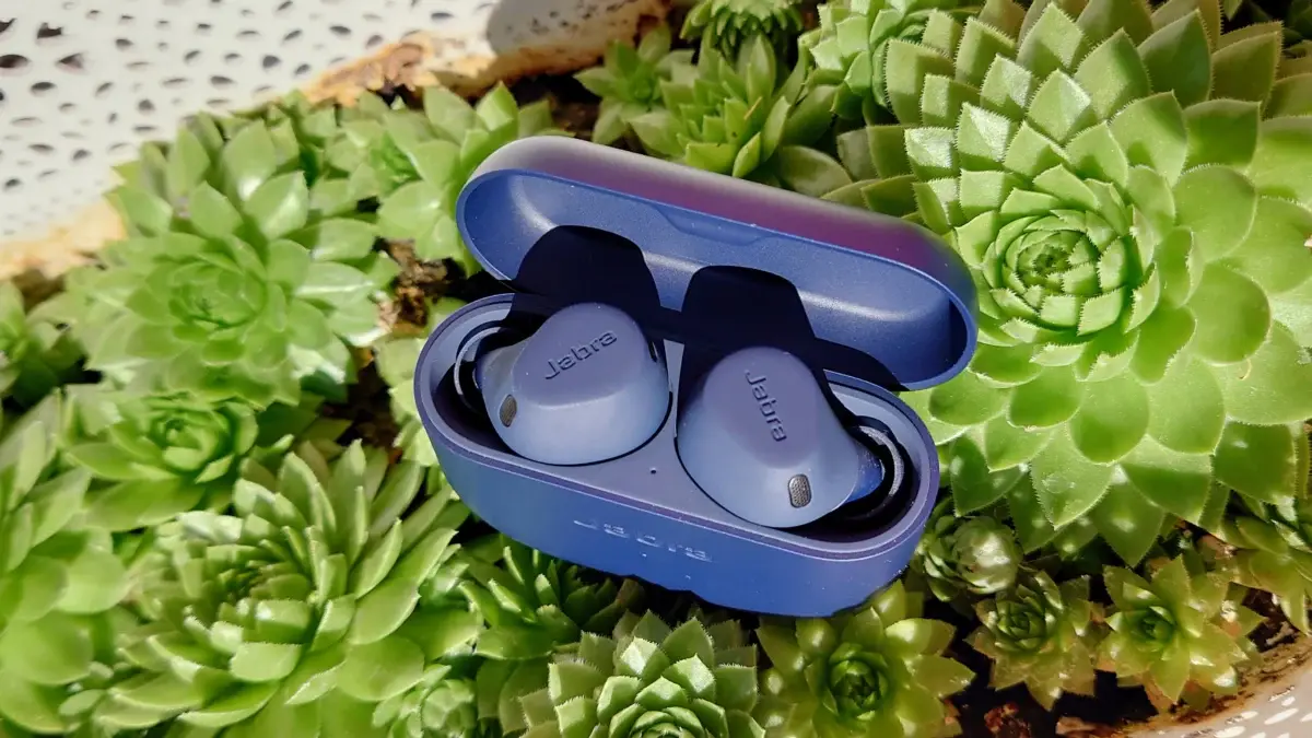 Test Jabra Elite 8 Active. Wytrzymałe sportowe słuchawki z jednym psikusem