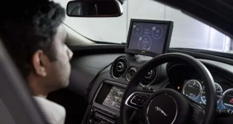 Jaguar wprowadza w autach system monitorowania fal mózgowych kierowcy
