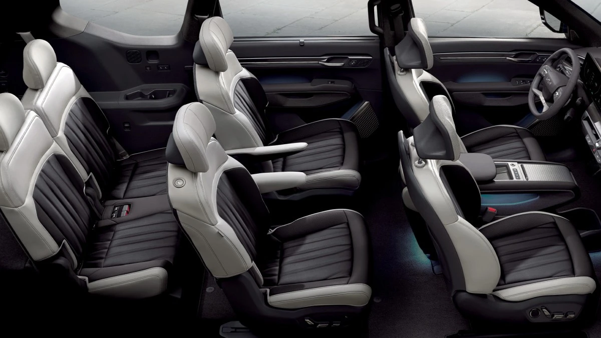 Kupiłeś takie auto? Producent: mogliśmy nie dokręcić Ci foteli