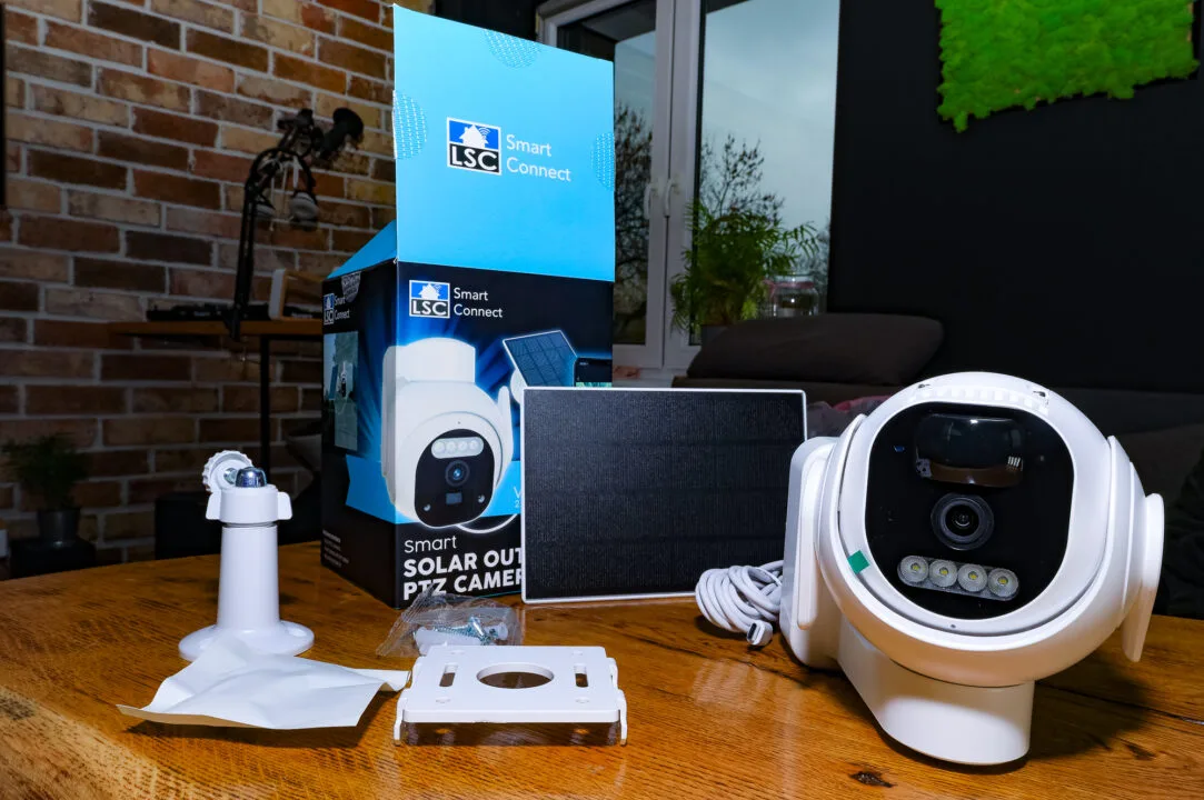 Kamera z Action za 134,99 zł. Pudełko, jak pudełko, bez fajerwerków. Ale po rozpakowaniu robi się ciekawiej, zdecydowanie ciekawiej.