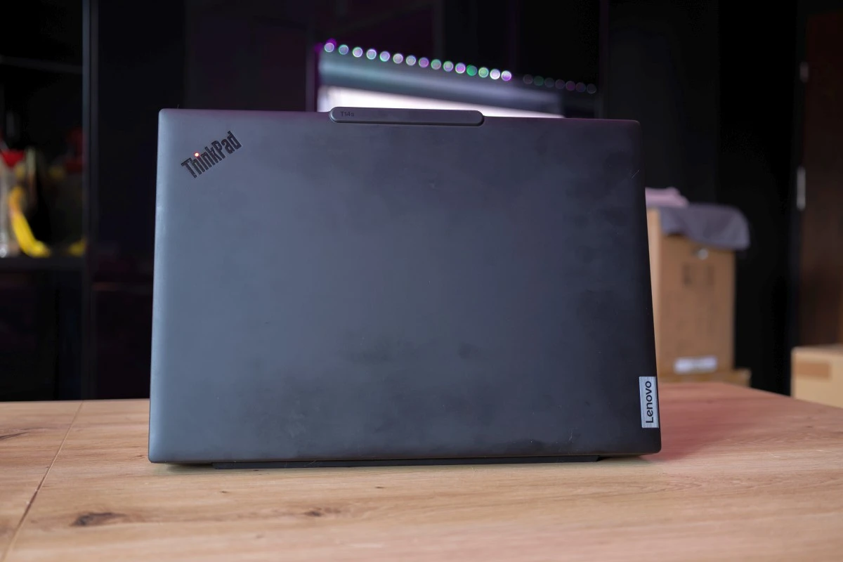 Lenovo ThinkPad T14s Gen 6 (Snapdragon) recenzja