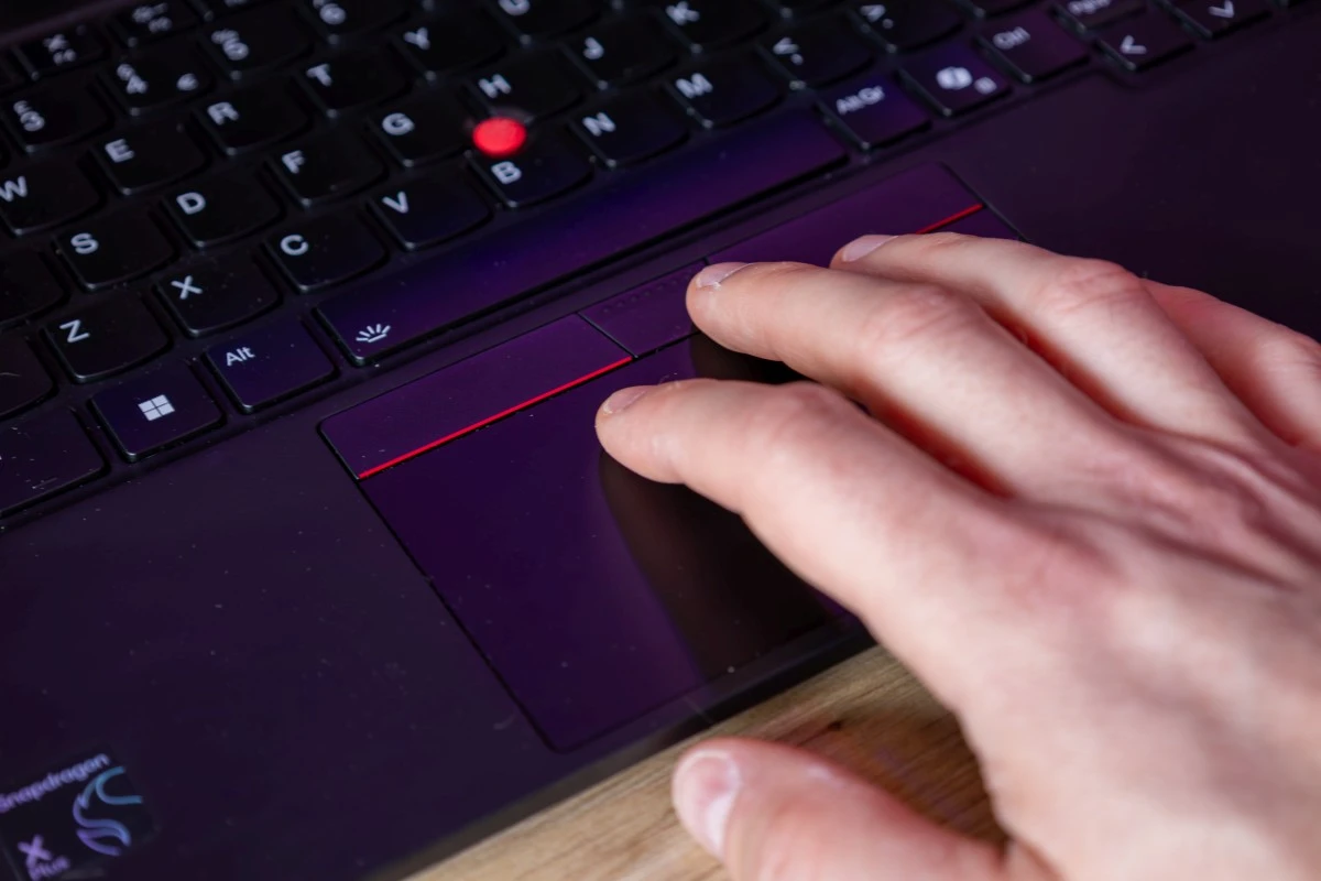 Lenovo ThinkPad T14s Gen 6 (Snapdragon) recenzja